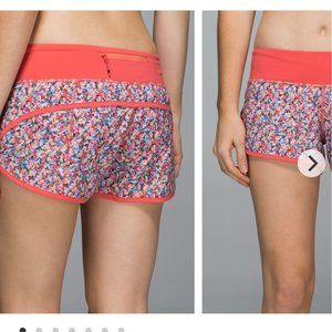 Lululemon Speed Short- Floral/Orange Size 6